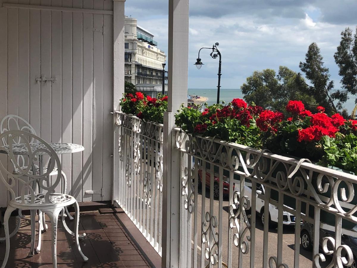 Pier View Self Catering Luxury Apartments Southend-on-Sea Exteriör bild