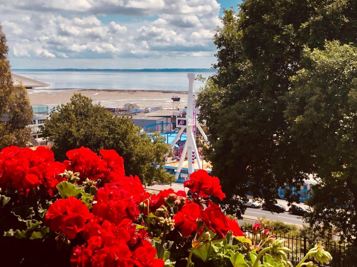 Pier View Self Catering Luxury Apartments Southend-on-Sea Exteriör bild
