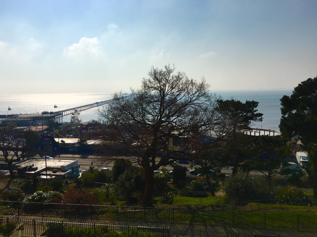 Pier View Self Catering Luxury Apartments Southend-on-Sea Exteriör bild